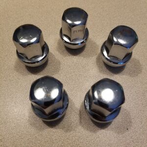 Original Cadillac oem chrome lug nuts part # NCTM-D5454 14x1.5  5 count